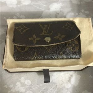 100% Authentic Louis Vuitton 6 key holder